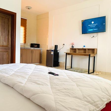 Namaste Hotel & Restaurant Libreville Esterno foto