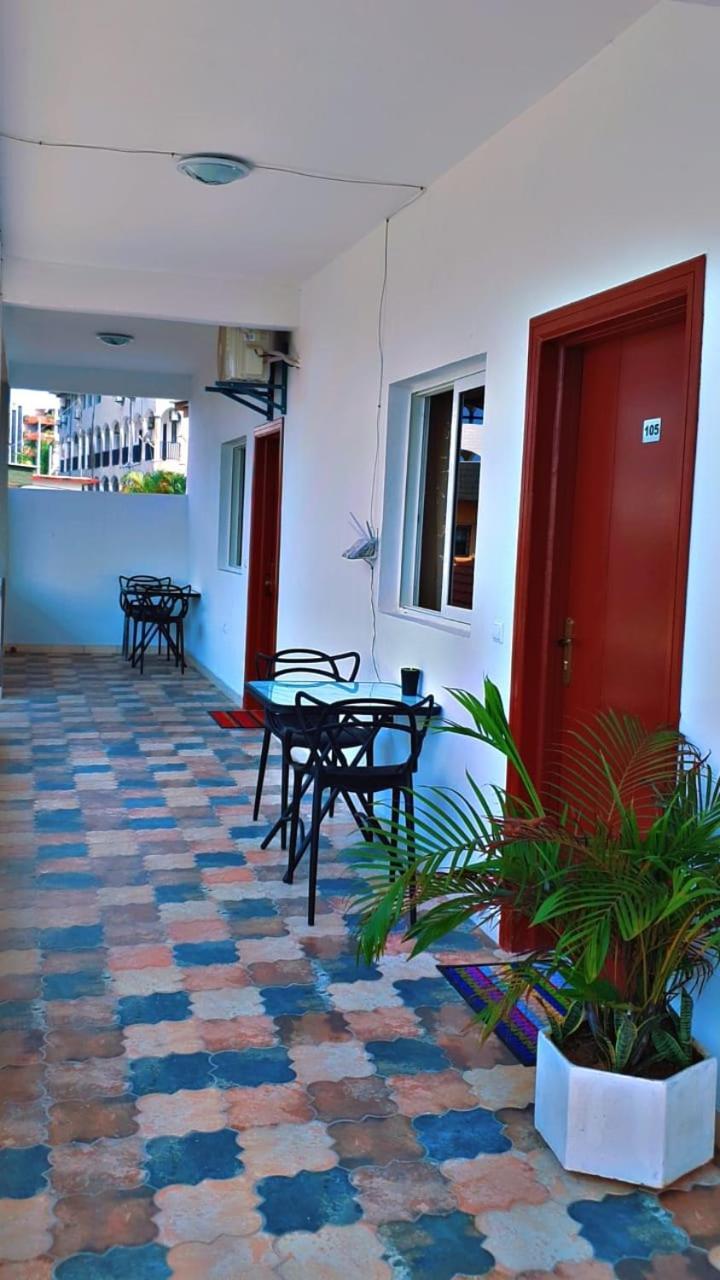 Namaste Hotel & Restaurant Libreville Esterno foto