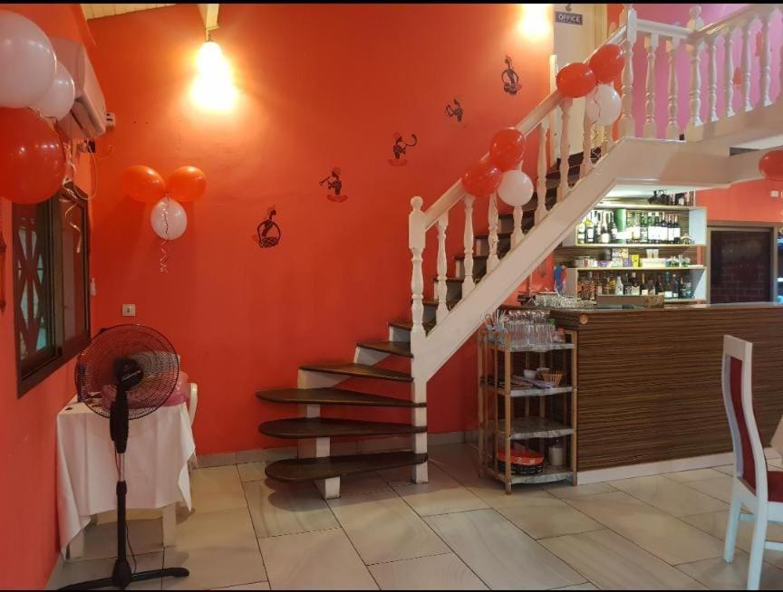 Namaste Hotel & Restaurant Libreville Esterno foto