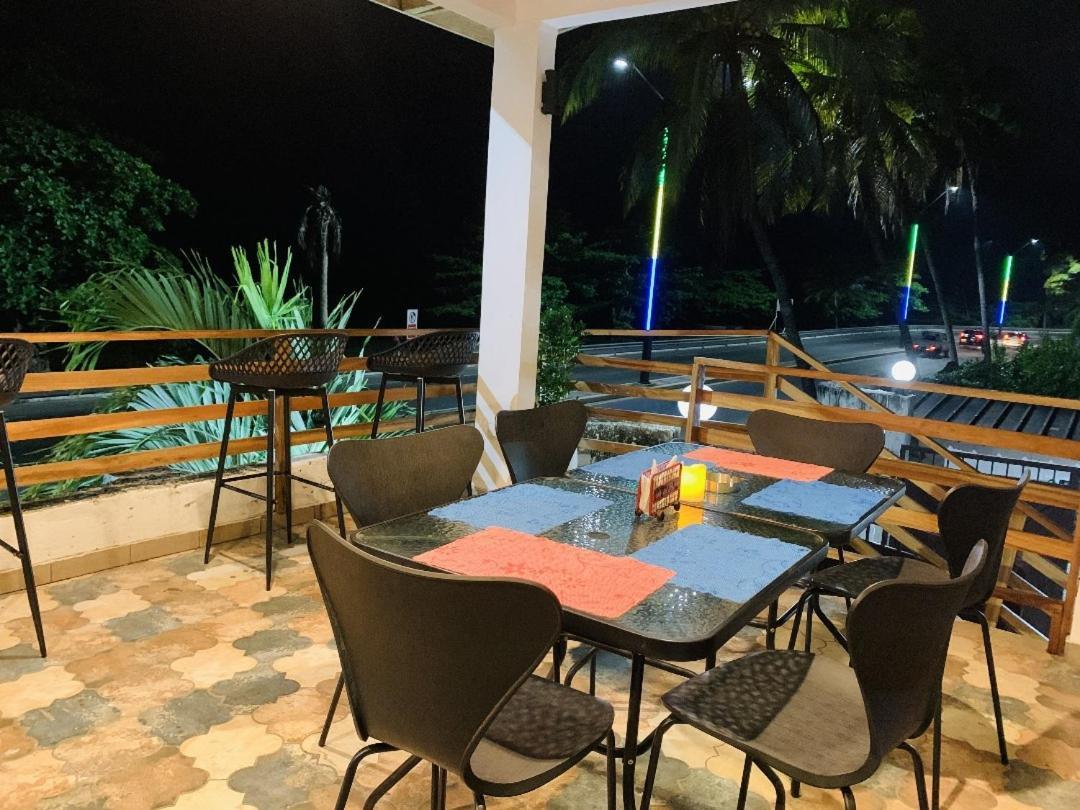 Namaste Hotel & Restaurant Libreville Esterno foto