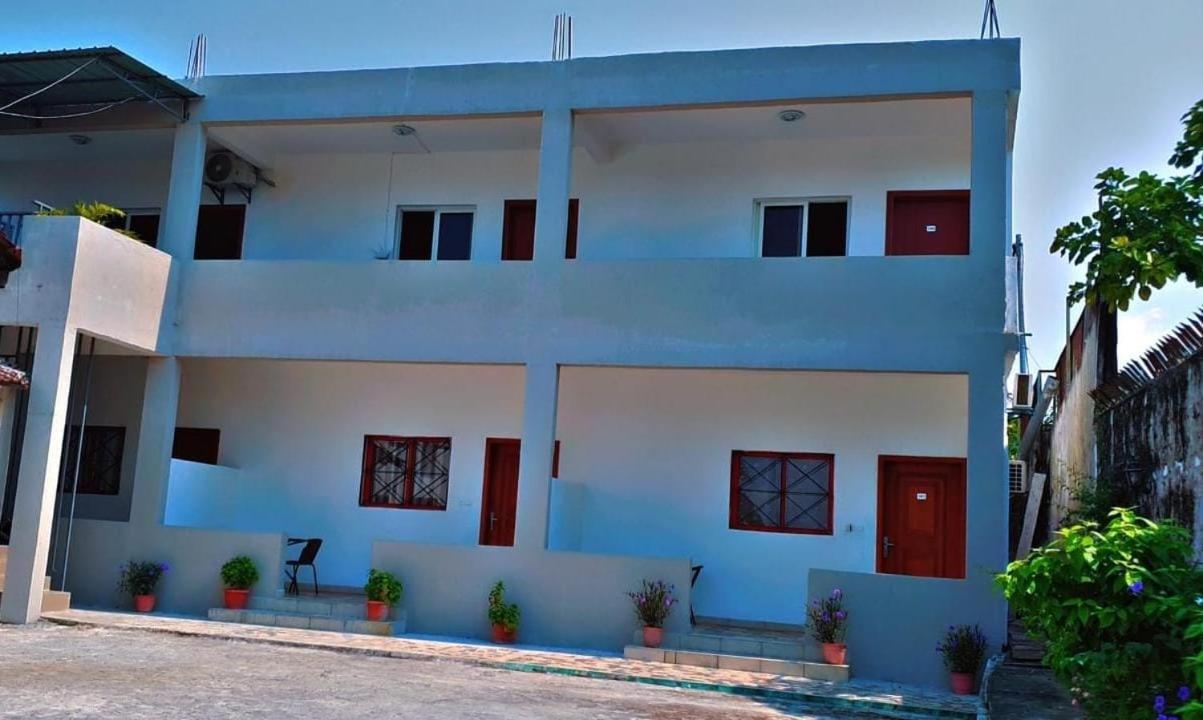 Namaste Hotel & Restaurant Libreville Esterno foto