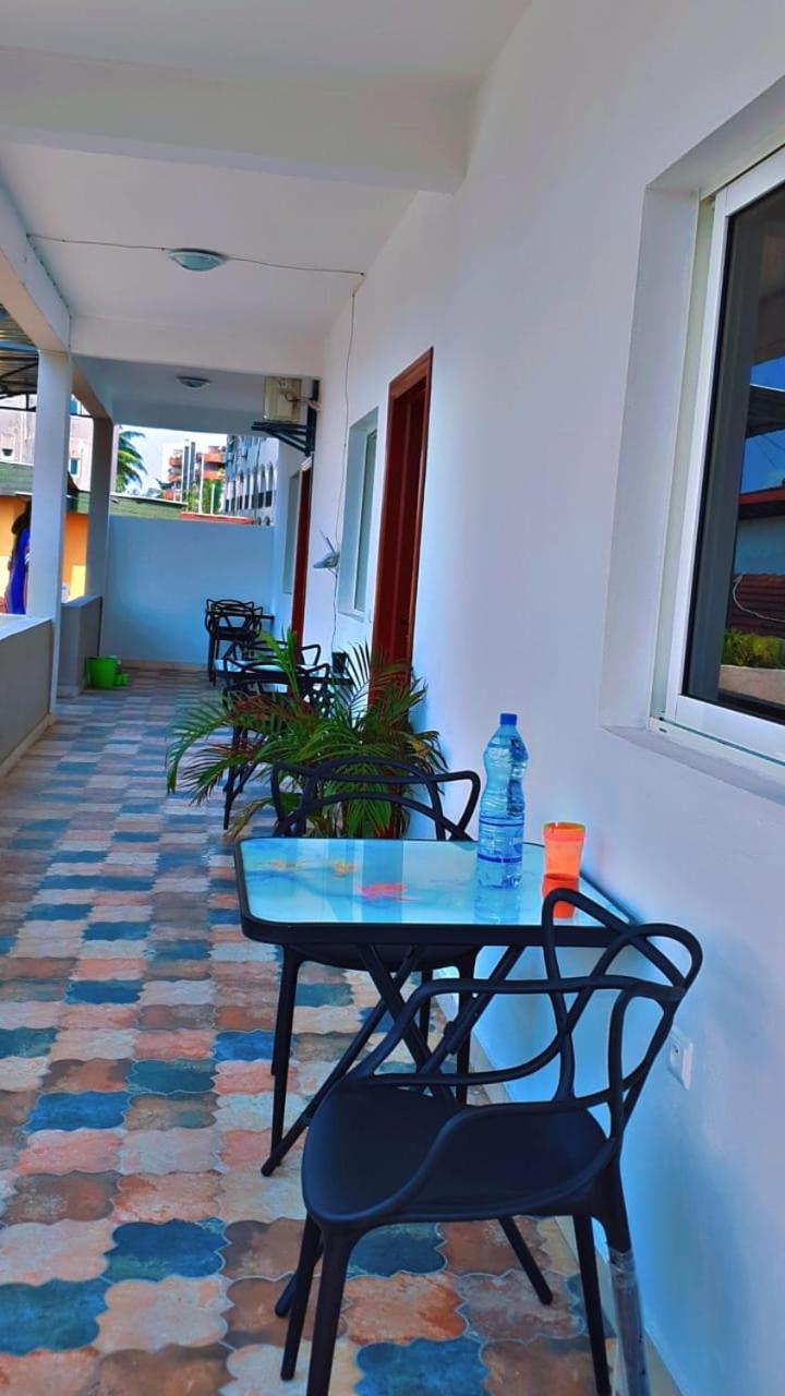 Namaste Hotel & Restaurant Libreville Esterno foto